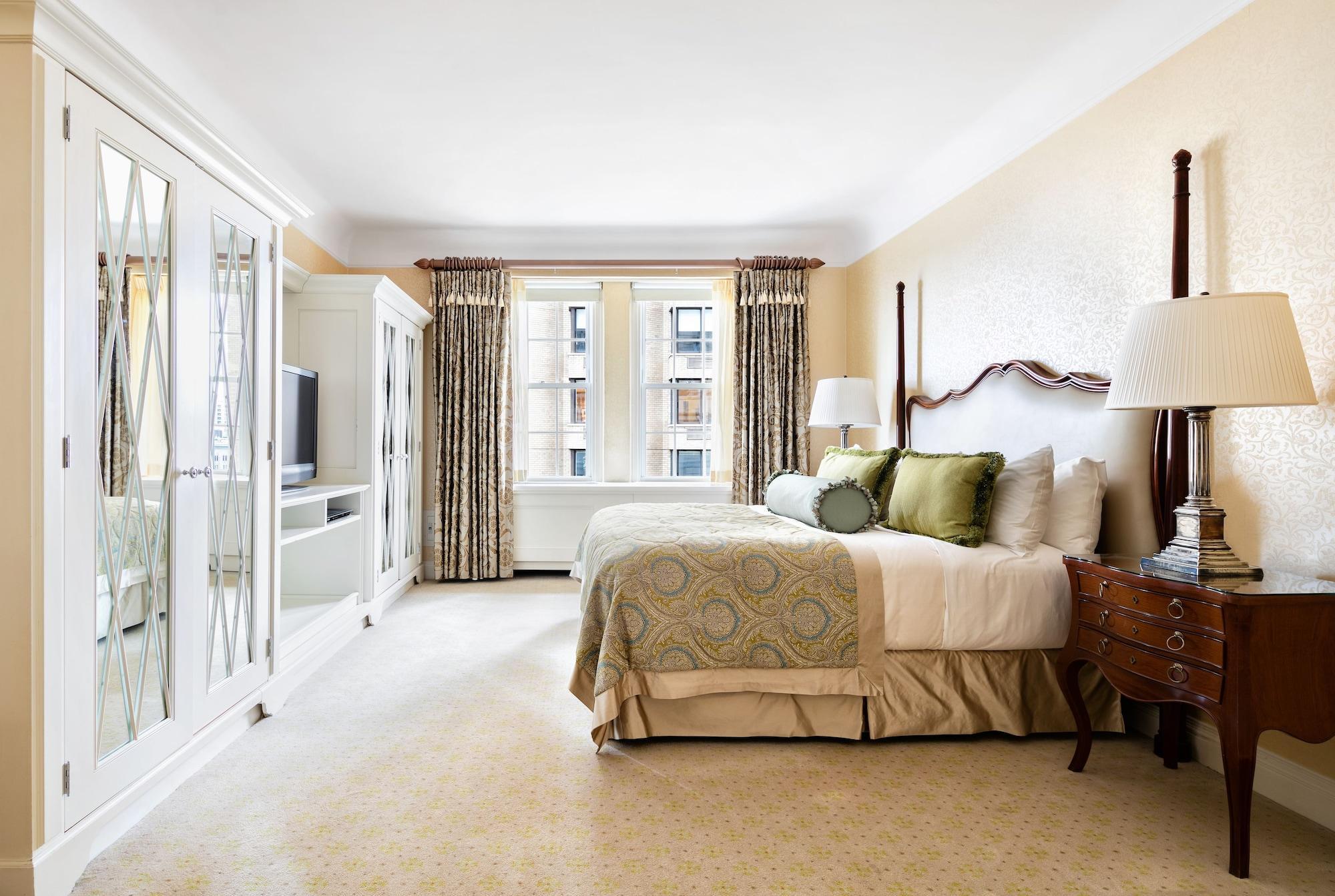 The Pierre, A Taj Hotel, New York Luaran gambar A bedroom