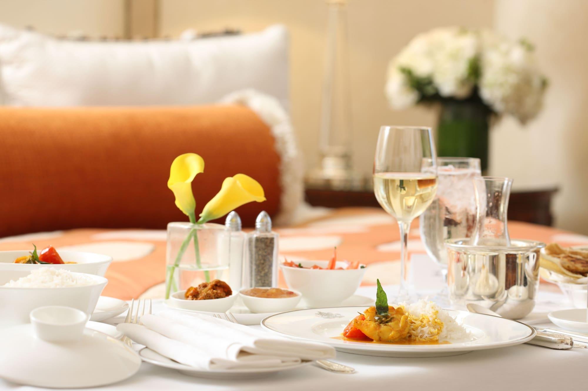 The Pierre, A Taj Hotel, New York Luaran gambar Room service