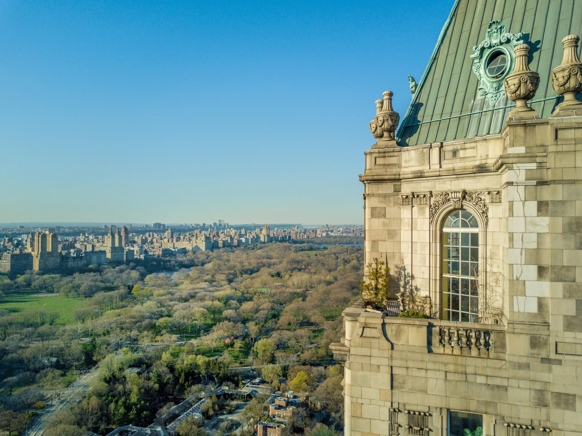 The Pierre, A Taj Hotel, New York Luaran gambar View of Central Park from the top of the Dakota