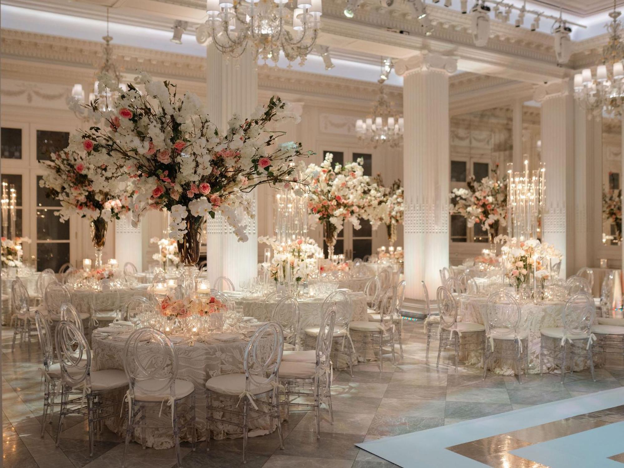 The Pierre, A Taj Hotel, New York Luaran gambar The ballroom at the Four Seasons Hotel