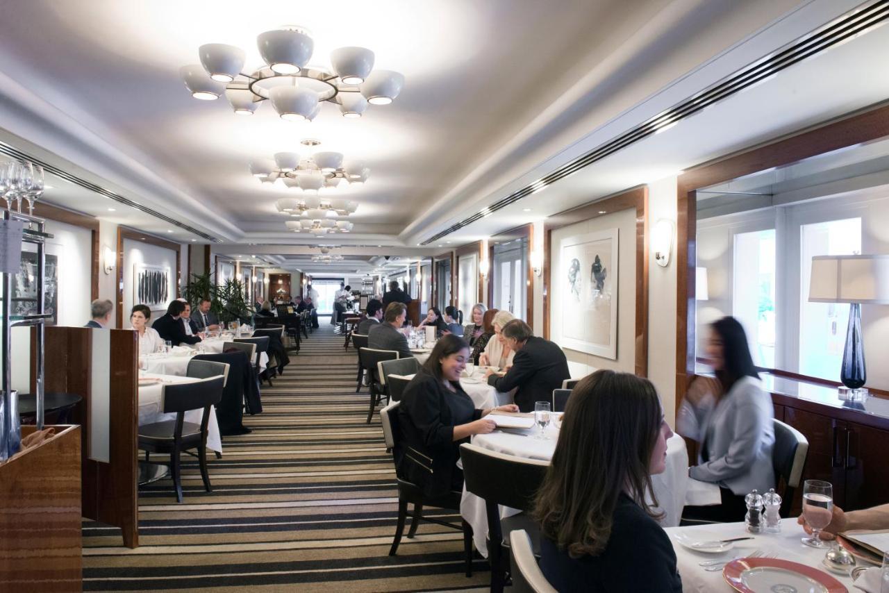 The Pierre, A Taj Hotel, New York Luaran gambar The restaurant in 2011
